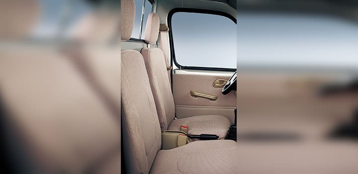 Changan M9 Base - Spacious Seats