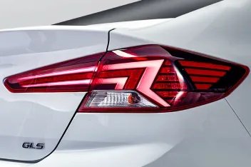 Hyundai Elantra GLS - LED Rear Combination Lamp