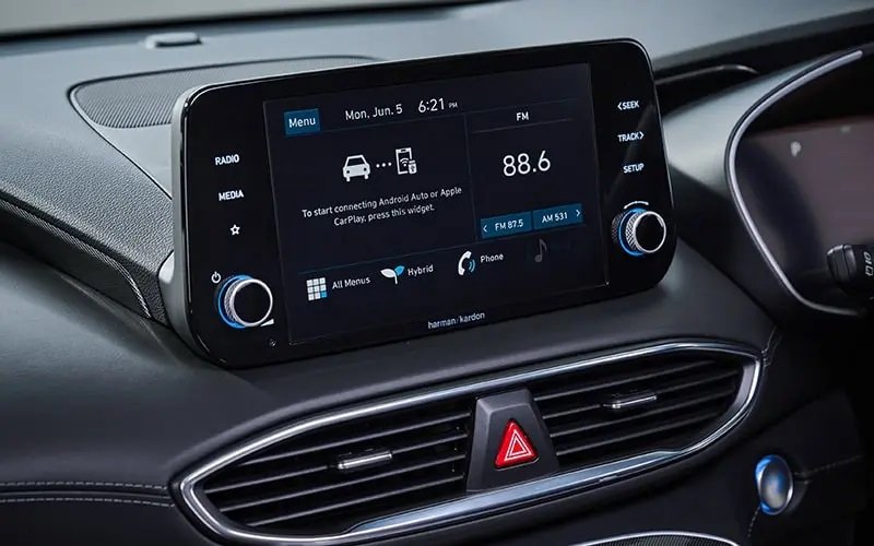 Hyundai Santa Fe Signature - 8’’ Infotainment Display