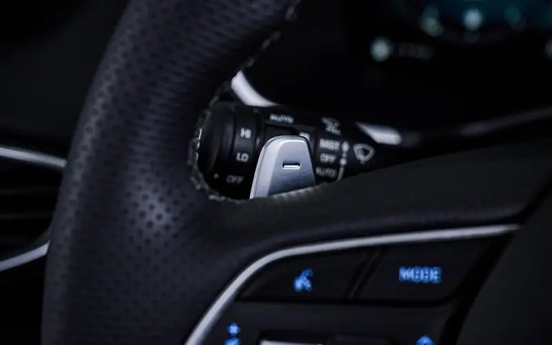 Hyundai Santa Fe Signature - Paddle Shifters