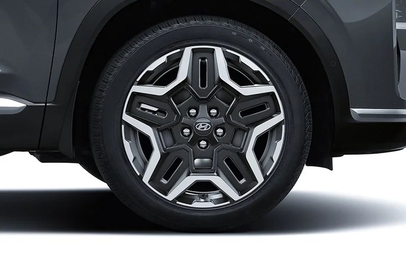 Hyundai Santa Fe Smart - 19’’ Alloy Wheels