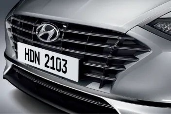 Hyundai Sonata 2.0 - Hexagonal Front Grille