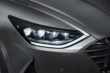 Hyundai Sonata 2.0 - LED Headlamps