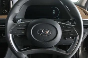 Hyundai Sonata 2.0 - Paddle Shifters