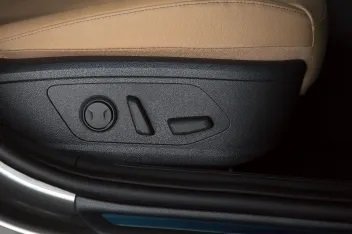 Hyundai Sonata 2.0 - Powered Driver Seat