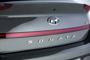 Hyundai Sonata 2.0 - Sport Bumper with Parking Sensors