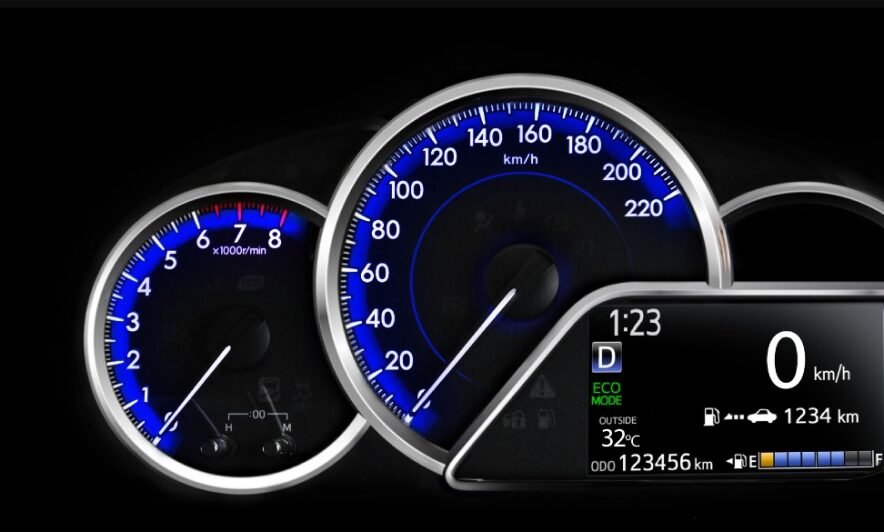 Toyota Yaris GLI MT 1.3 (2024) - PakAuto.pk - 4.2 inch Multi-screen